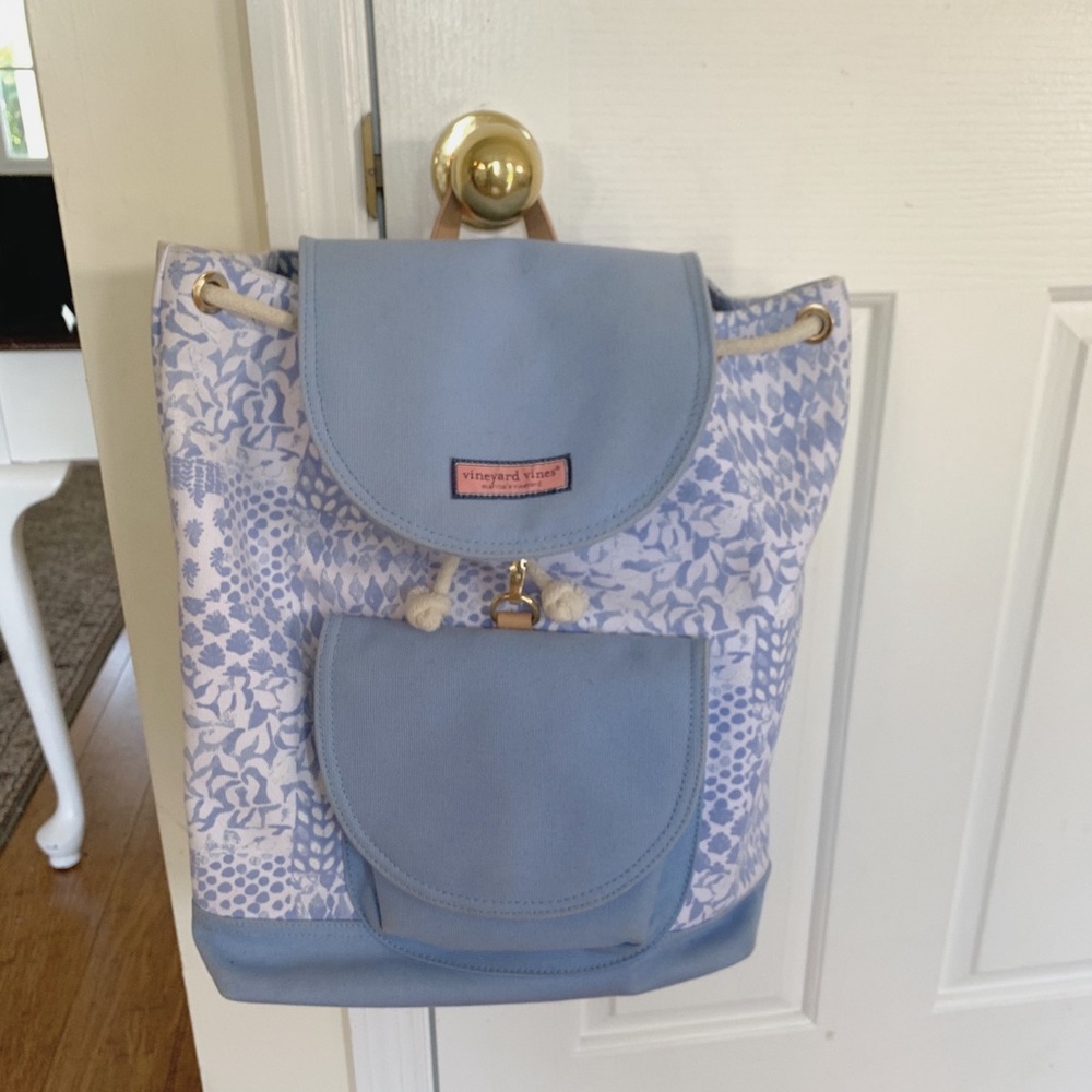 vineyard vines backpack